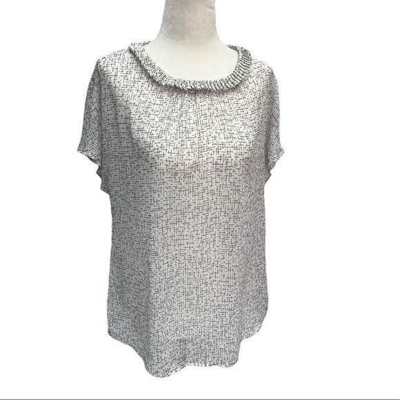 UNITED Colors of Benetton White Round Neck Short Sleeve Blouse Top Size M - Picture 1 of 8